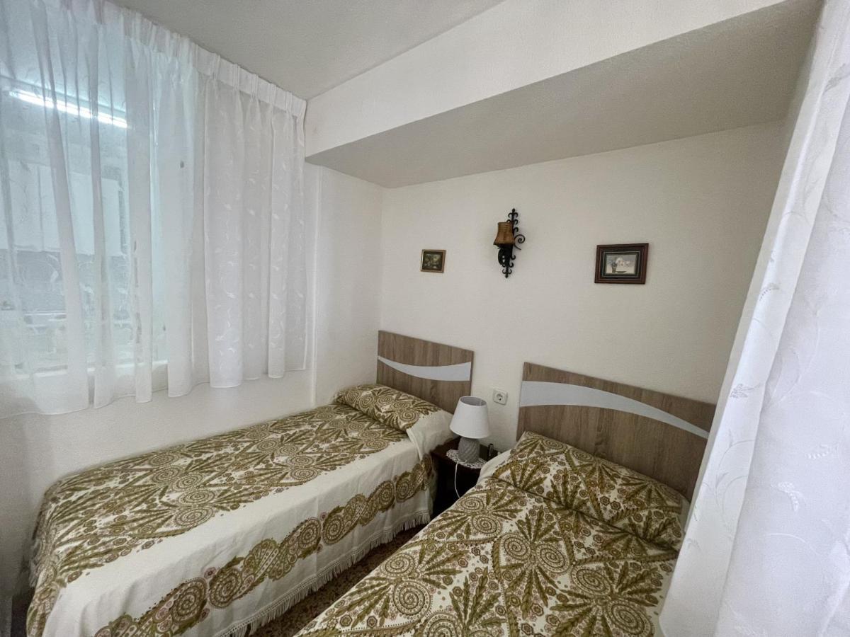 Eleven Caballos Apartment Бенидорм Екстериор снимка